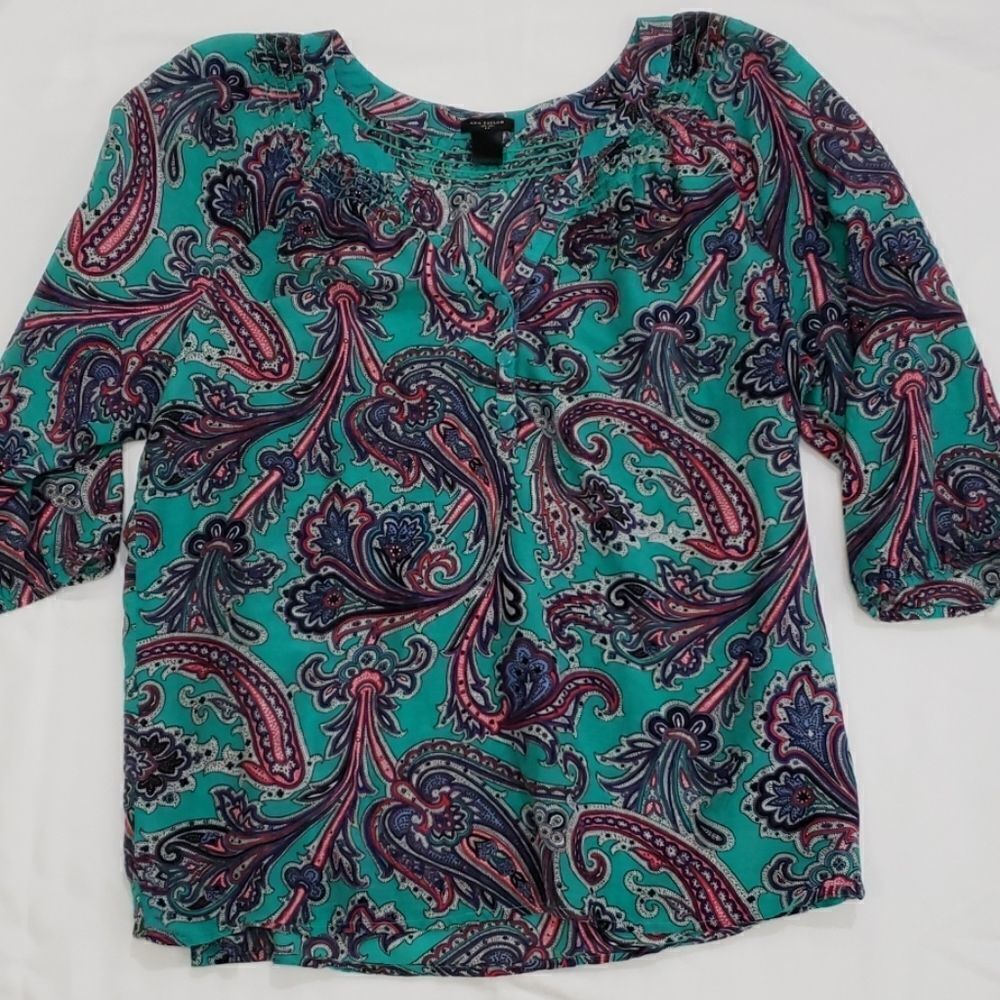 Ann Taylor green paisley blouse